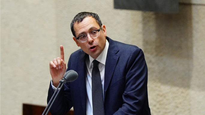 חבר הכנסת צבי האוזר דובר במליאת הכנסת. (צילום: עדינה ולמן, דוברות הכנסת)
