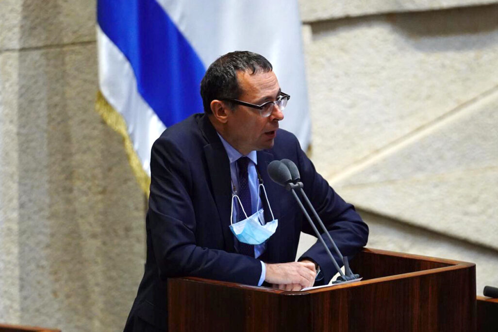 חבר הכנסת צבי האוזר דובר במליאת הכנסת. (צילום: עדינה ולמן, דוברות הכנסת)