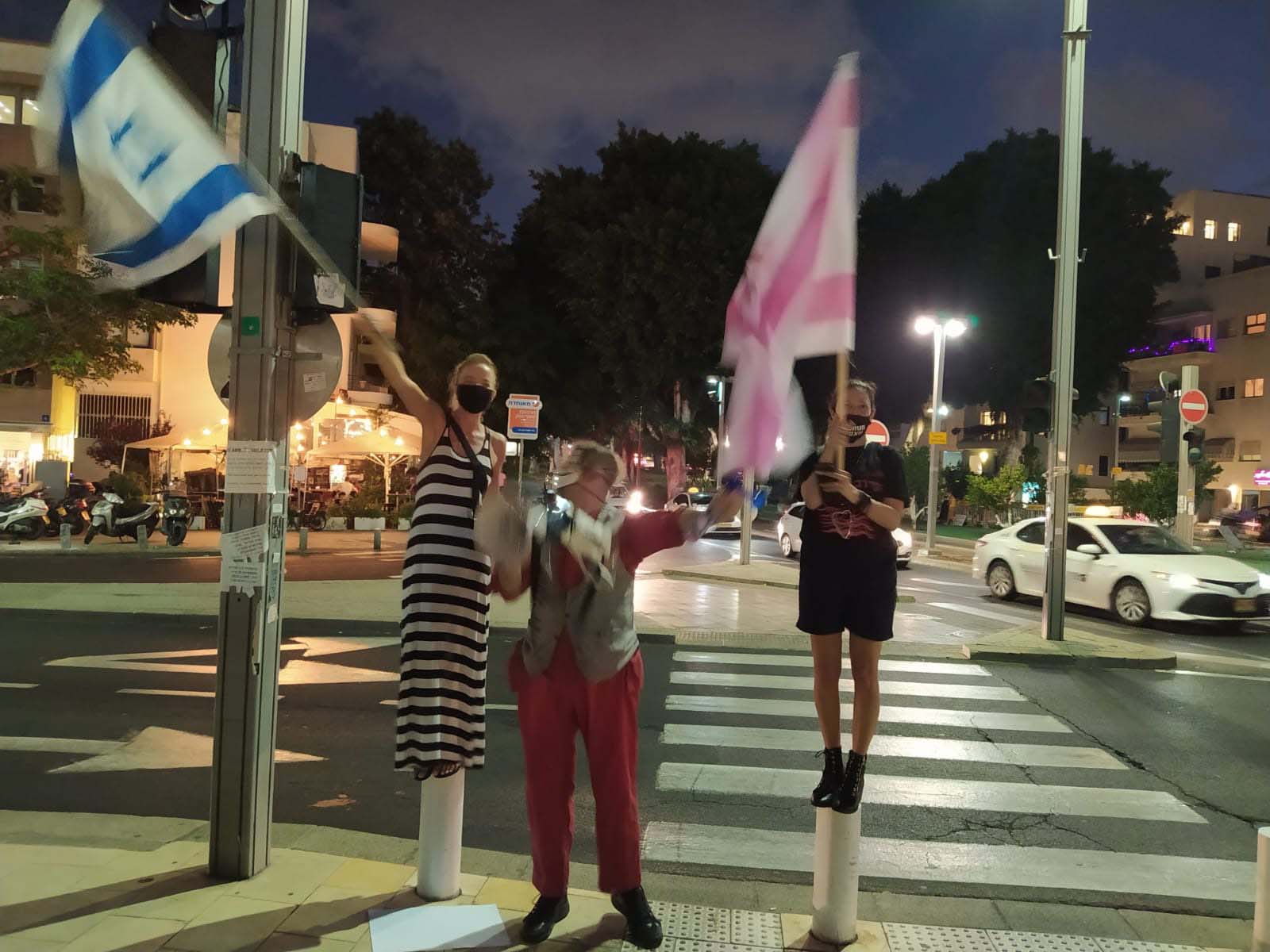 מפגינים בתל אביב, 13 באוגוסט (צילום: יהל פרג')