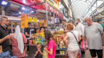 מוכרים בשוק רמלה (צילום: יוסי אלוני/ פלאש 90)