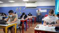 תלמידי תיכון בבחינת בגרות. למצולמים אין קשר לכתבה (צילום: יוסי זליגר/ פלאש 90)