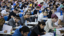 מבחני לשכת עורכי הדין. ארכיון (צילום: יונתן זינדל/פלאש90)