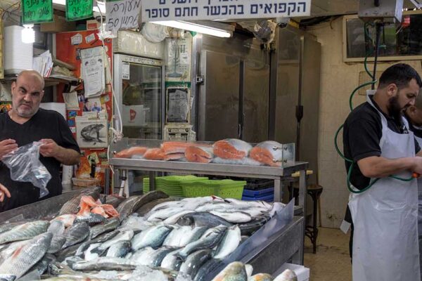 דגים בשוק מחנה יהודה בירושלים (צילום ארכיון: נועם ריבקין פנטון/פלאש 90)