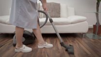 עובדת ניקיון (צילום אילוסטרציה: Shutterstock)