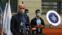 שר לבטחון הפנים אמיר אוחנה נואם בשידור חי לגבי הסיור משותף בתל אביב לבדיקת אכיפת הנחיות הסגר. (צילום: צילום מסך באתר מעריב)