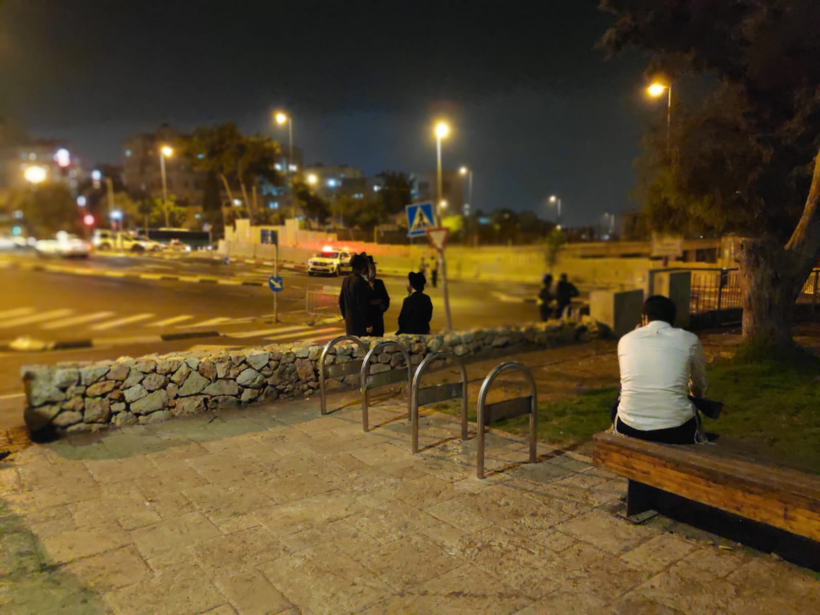 סגר לילי בכניסה לשכונת סנהדריה בירושלים, 8 בספטמבר 2020 (צילום: דוד טברסקי)