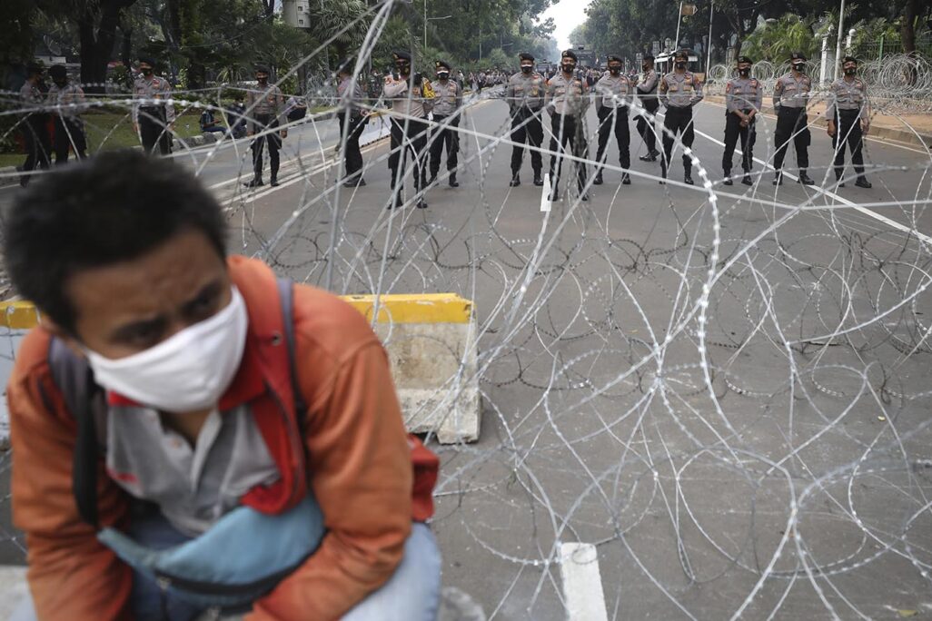 המחאה באינדונזיה. 16 באוקטובר 2020 (צילום: AP Photo/Dita Alangkara)