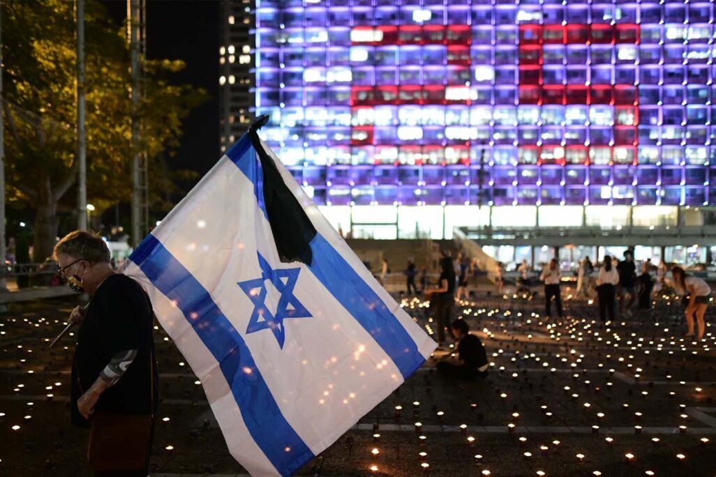 אירוע הדלקת נרות בכיכר רבין ביום השנה ה-25 לרצח רה"מ יצחק רבין. (צילום: תומר ניוברג/פלאש90)