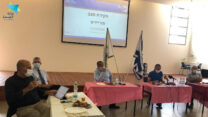 מנהל ״מגן ישראל ״  פרופ' רוני גמזו , פרופ נחמן אש  ואיימן סיף משיקים היום את מבצע "מגן הבית" בפורידייס (צילום: משרד הבריאות)