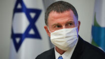 שר הבריאות יולי אדלשטיין. "הזינוק בתחלואה יהיה רשום על שמכם" (צילום: אוליביה פיטוסי/פלאש 90)