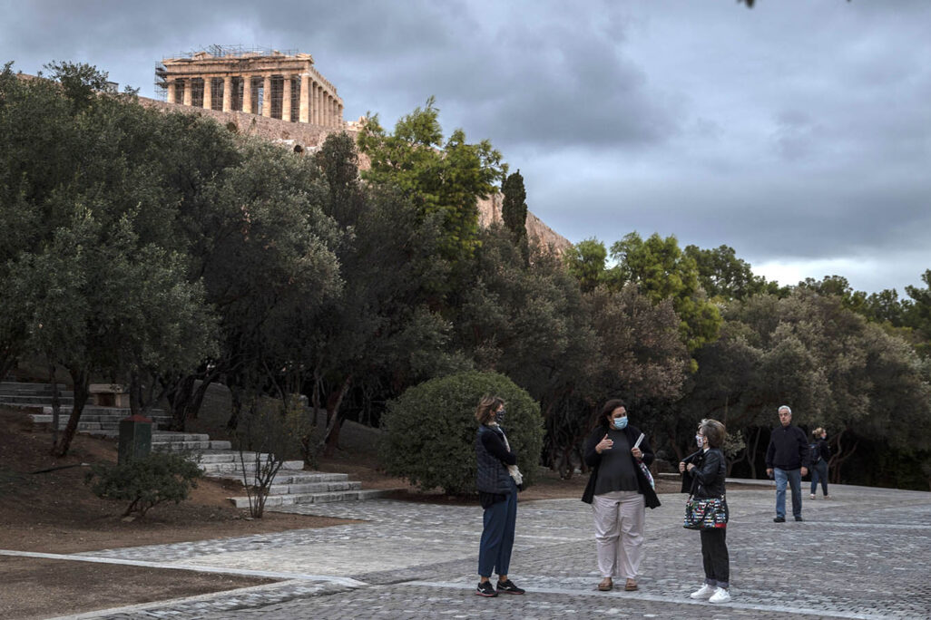 תיירות ביוון בזמן הקורונה (צילום: AP Photo/Petros Giannakouris)