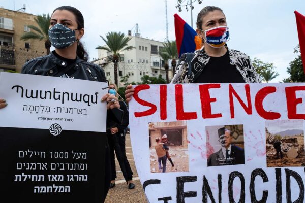 הפגנת הארמנים בישראל בכיכר רבין בשישי (צילום: יואב לף)