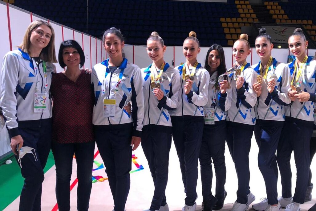מדליית זהב לנבחרת ישראל באליפות אירופה בהתעמלות אמנותית (צילום: עמוד הפייסבוק של הוועד האולימפי בישראל)