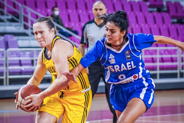 נבחרת הנשים של ישראל בכדורסל נשים מול שבדיה (צילום: איגוד הכדורסל בישראל)