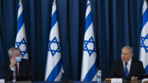 ראש הממשלה בנימין נתניהו ושר הביטחון בני גנץ (צילום: עמית שבי/POOL)
