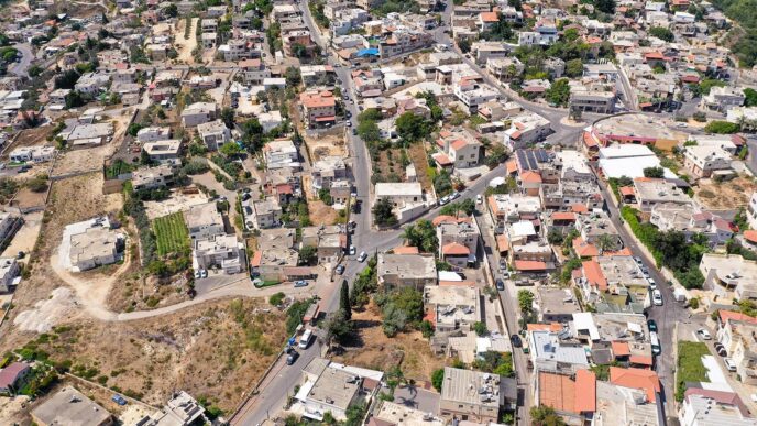 المدينة الدرزية عسفيا في صورة من الجو (تصوير: Shutterstock)