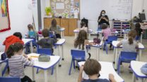 חזרה ללימודים תחת הנחיות הקורונה. (צילום: אוליבייה פיטוסי/פלאש 90)