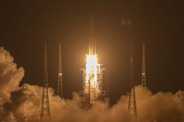 שיגור החללית Chang'e 5 (צילום: AP Photo/Mark Schiefelbein)
