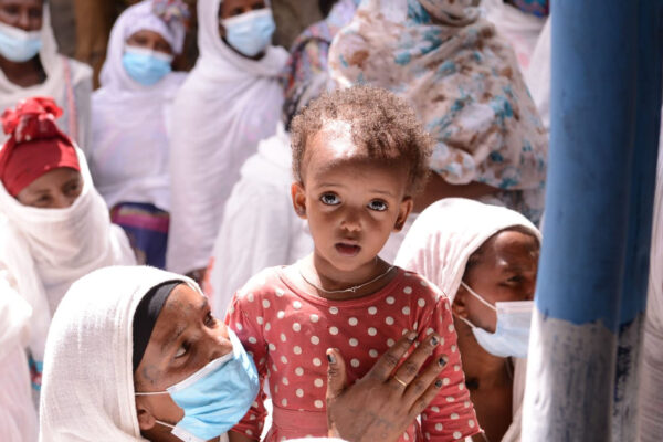 ילדה הממתינה לעלייה באתיופיה (צילום: נתן ווייל, לע"מ)