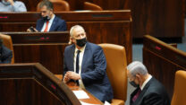 ראש הממשלה בנימין נתניהו ושר הביטחון בני גנץ בדיון על הצעות החוק לפיזור הכנסת. (צילום: דוברות הכנסת - דני שם טוב)