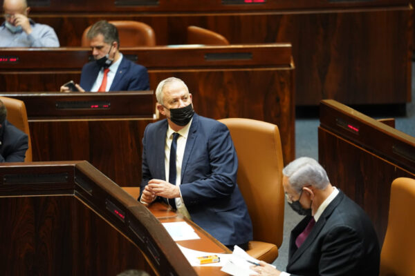 ראש הממשלה בנימין נתניהו ושר הביטחון בני גנץ בדיון על הצעות החוק לפיזור הכנסת. (צילום: דוברות הכנסת - דני שם טוב)