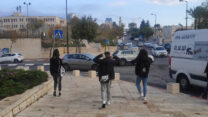 בדרך לבית הספר, חטיבת מלחה בירושלים (צילום: דוד טברסקי)