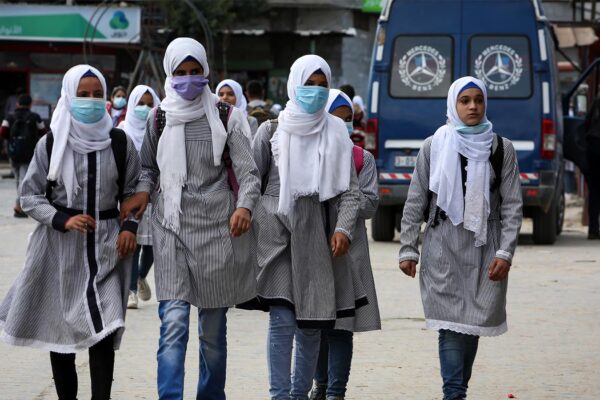 נערות פלסטיניות ברפיח (צילום: עבד אל רחים כתיב/פלאש90)