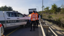 זירת התאונה בכביש 1 (צילום: דוברות איחוד והצלה)