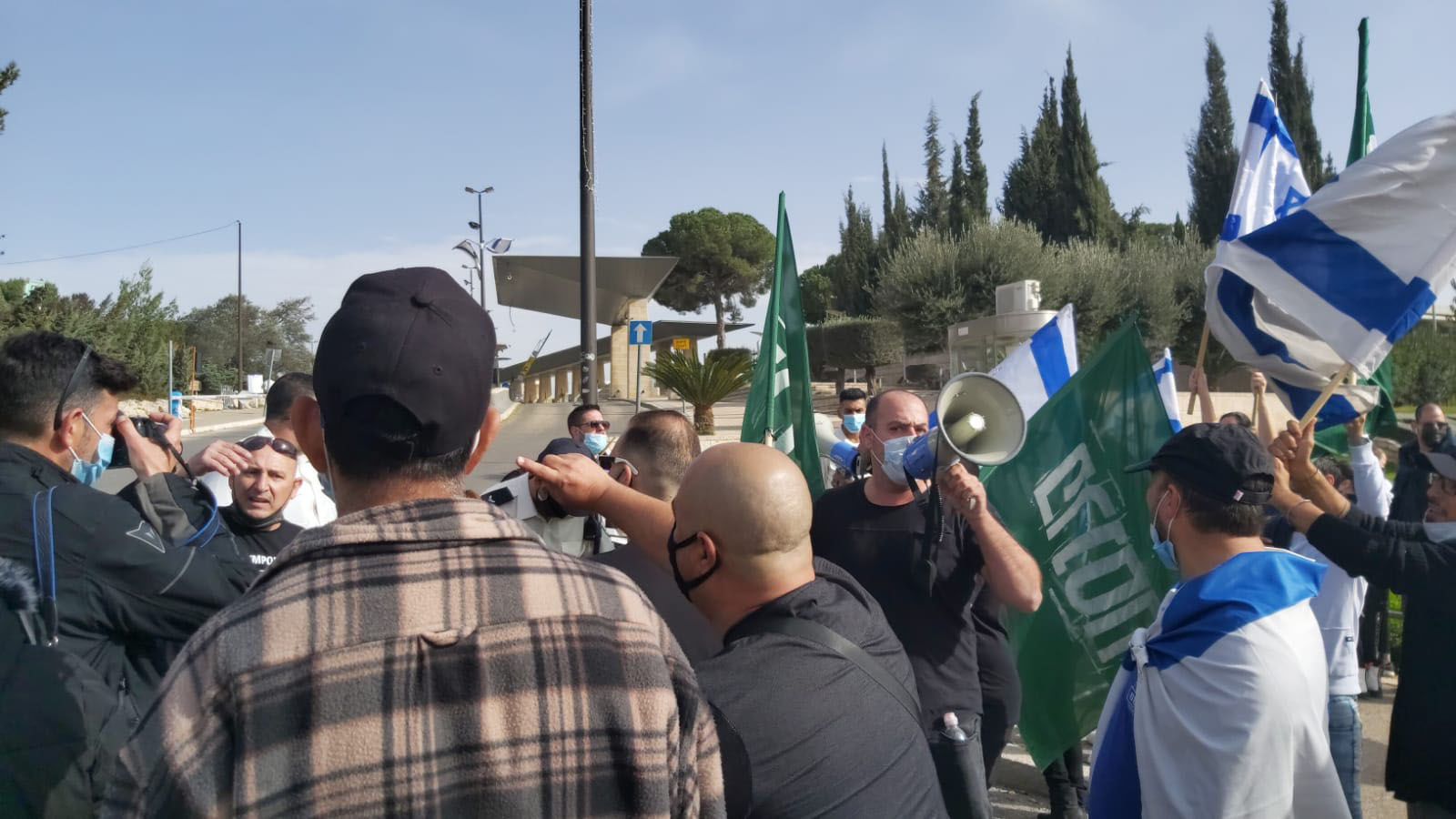 עובדי מאפיית &quot;לחמנו&quot; מפגינים בירושלים. (צילום: הדס יום טוב)
