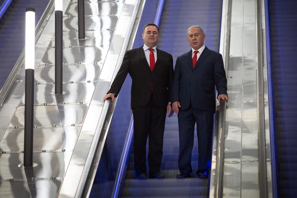 ראש הממשלה נתניהו ושר התחבורה דאז כ"ץ בחנוכת תחנת הרכבת בירושלים (צילום ארכיון: נועם ריבקין פנטון/פלאש90)