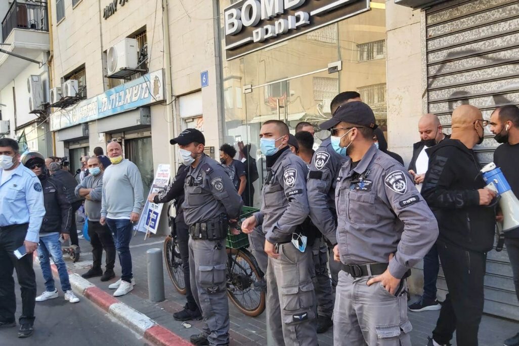 הפגנת העצמאיים ברחוב יפו בתל אביב כנגד כוונת הממשלה להשבית את המסחר (צילום: הדס יום טוב)
