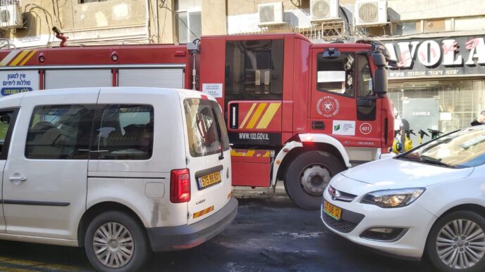 הפגנת העצמאיים ברחוב יפו בתל אביב נגד כוונת הממשלה להשבית את המסחר (צילום: הדס יום טוב)