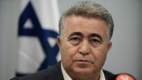 שר הכלכלה, עמיר פרץ (צילום: תומר ניוברג/פלאש 90)