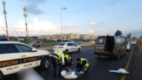 מתנדבי זק״א צפון בזירת התאונה בכביש 65 (צילום: אהרן ברוך לייבוביץ)