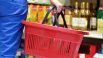 סל קניות בסופרמרקט (צילום: Shutterstock)