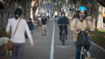 רחוב בתל אביב, עיר כתומה,  23 בדצמבר 2020 (צילום: מרים אלטשר/פלאש90)
