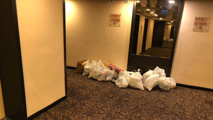 Uneaten food was placed in the hallways the Crowne Plaza Hotel in Jerusalem as part of a protest against Israel’s policy of quarantining returning travelers in hotels. December 2021 (Photo: Fada Nar Alden)