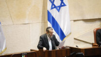 ח"כ משה גפני נואם במליאה. ארכיון. (צילום: דני שם-טוב, דוברות הכנסת)