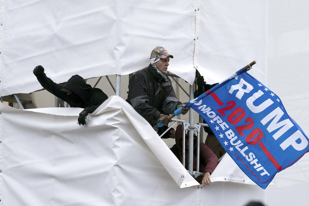 התפרעויות תומכי טראמפ (צילום: AP Photo/Jose Luis Magana).