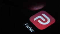 אפליקציית Parler (צילום: Ascannio / Shutterstock.com)