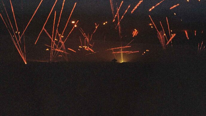 Missiles over Baghdad skies, 1991. &quot;I heard missiles flying and exploding near and far&quot; (Photo: AP Photo / Dominique Mollard)