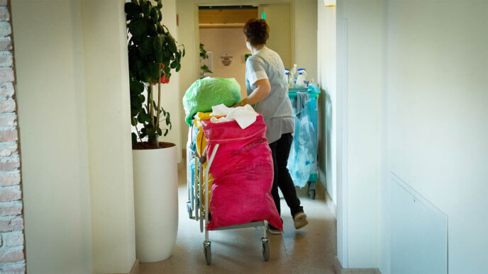 Cleaning worker at a hospital. (Photo: Moshe Shai/FLASH90)