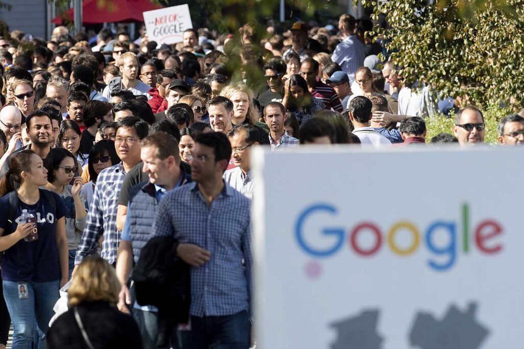 הפגנת עובדי גוגל בקליפורניה. (צילום: AP Photo/Noah Berger)