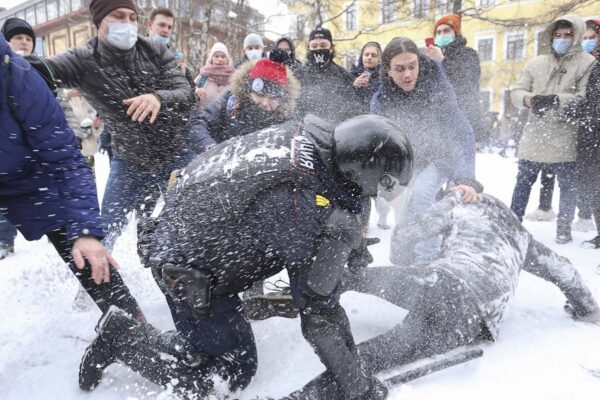 מחאות בסנקט פטרבורג, רוסיה (צילום: AP Photo/Valentin Egorshin)