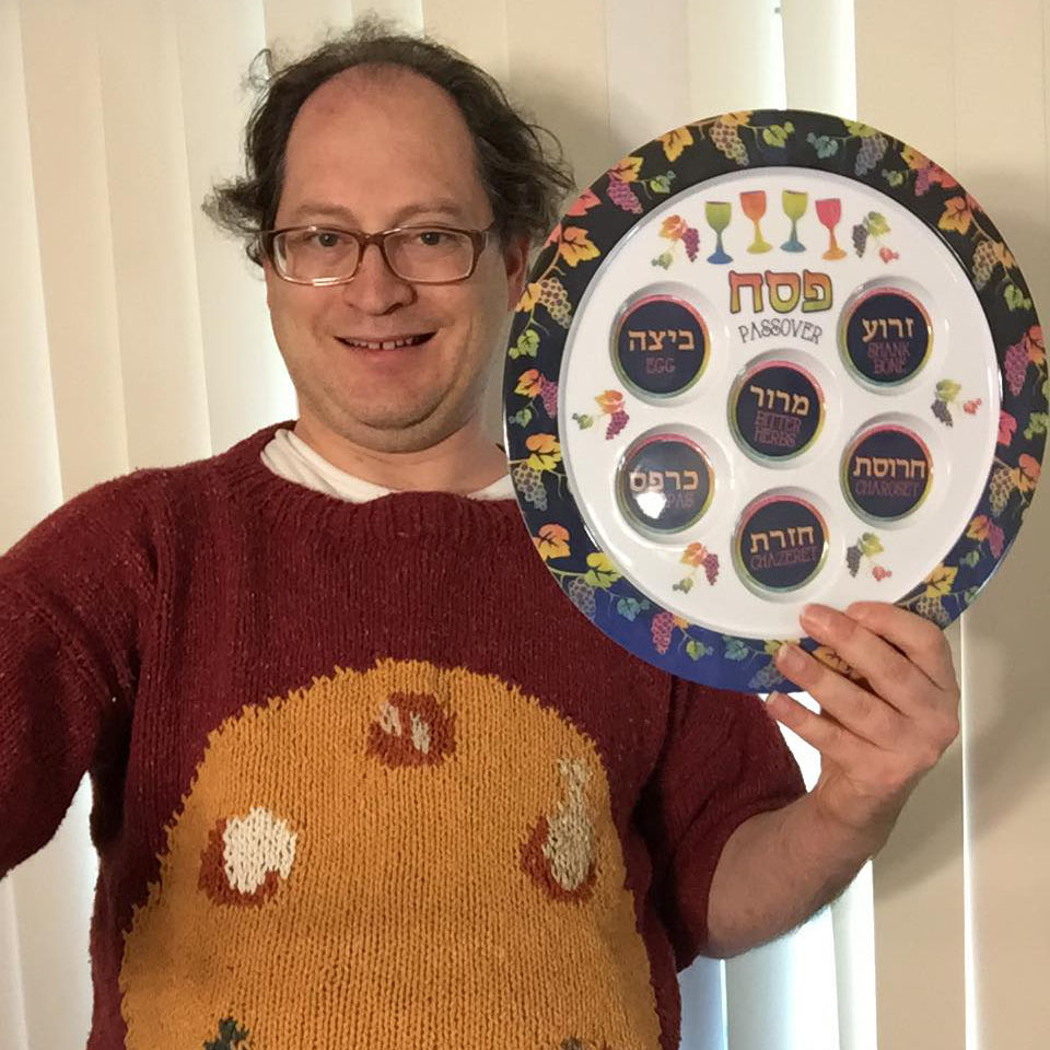 Passover plate. &quot;I wondered why as a Jew, I did not make sweaters with Jewish symbols&quot; (Photo: Private album)