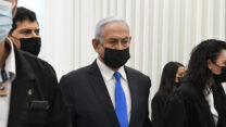 ראש הממשלה בנימין נתניהו בבית המשפט. "השבוע ראש הממשלה צריך לחתום לנו" (צילום: ראובן קסטרו)
