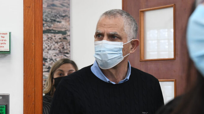 נוני מוזס בבית המשפט המחוזי בירושלים. (צילום: ראובן קסטרו)​