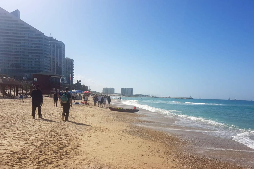 חוף הרצליה (צילום: דבר) חוף הרצליה (צילום: דבר)