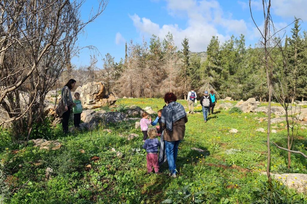 מטיילים במועצה אזורית משגב, הגליל התחתון (צילום: שי ניר)