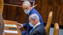 שר הביטחון גנץ וראש האופוזיציה נתניהו (צילום: אורן בן הקון)